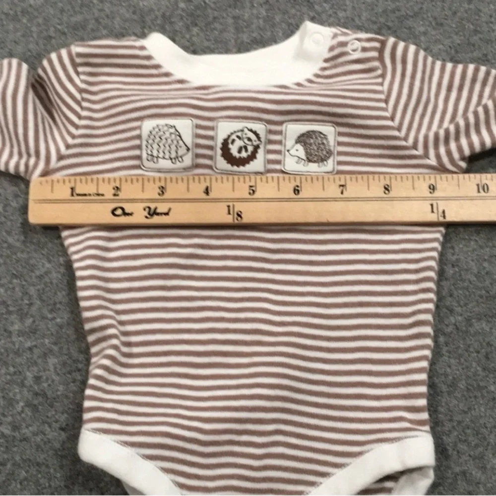 💥$5 if bundled 0 - 3 Month GYMBOREE Striped Hedgehog Porcupine Long Sleeve Onsie